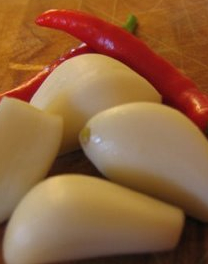 Garlic and hot peppers form the base of many homemade deer repellants.